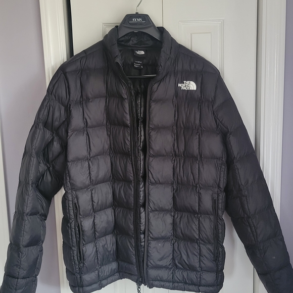 The North Face Black Puffer Jacket - Picture 2 of 3